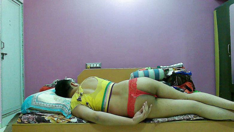 Cute & Nude Crossdresser: Sissy crossdresser femboy sweet lollipop gợi cảm ở trên và quần...
