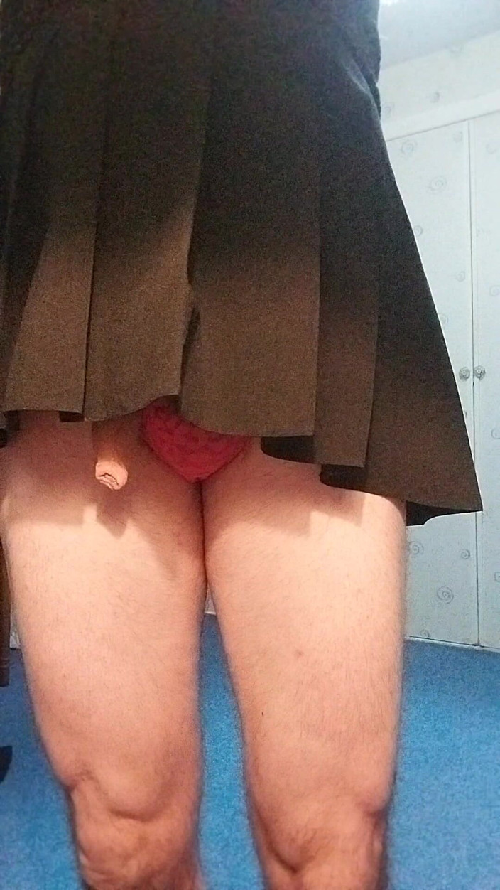 Cindy Belfast: Sissy kommt in höschen für dich
