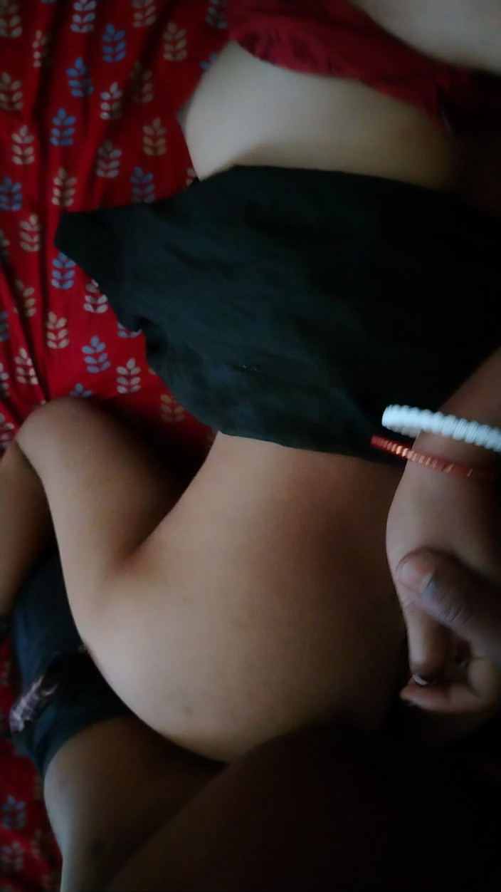 Bengali Queen: Дезі індійська зрадлива дружина хардкорно трахається раком з великим членом
