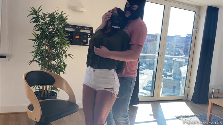 Latina Fetish: Latina em: Explorer foi capturado, amarrado e amordaçado!