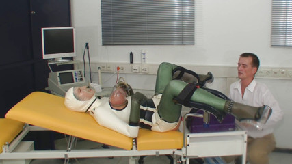 Rubber & Clinic Studio - 1ATOYS: Mesin nakal ngentot di karet di gynchair