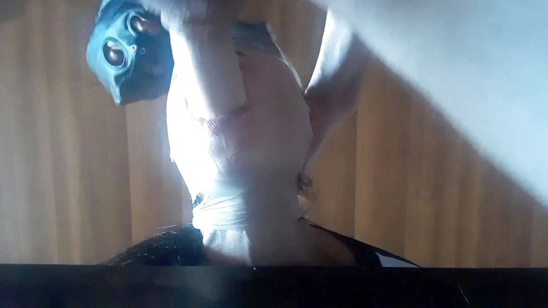LauraOnHeels: 20 min. in den mund gefickt. Nylon mit kapuze, klebeband...
