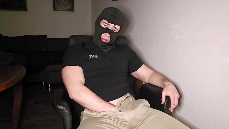 PhantomGentX: Oficina de regreso masturbarse! Hot descomprime la polla gorda y...