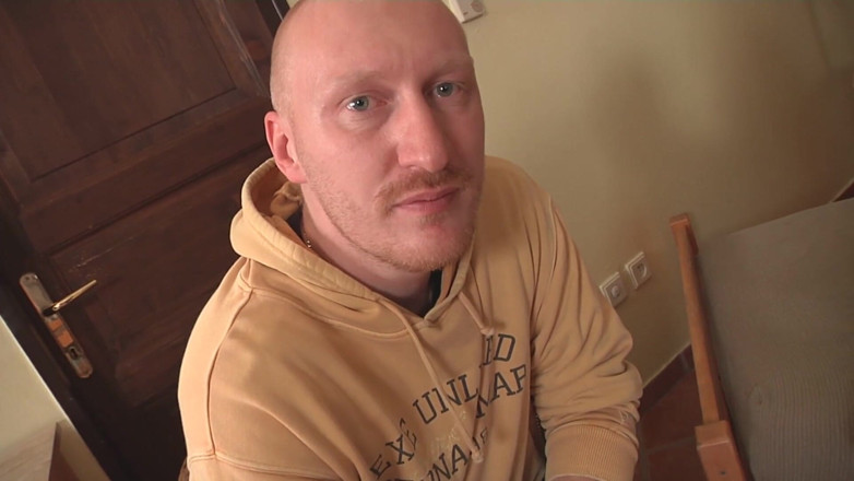 German amateur - 100% German hardcore videos: 漂亮的黑发女郎在试镜时做爱后被口爆