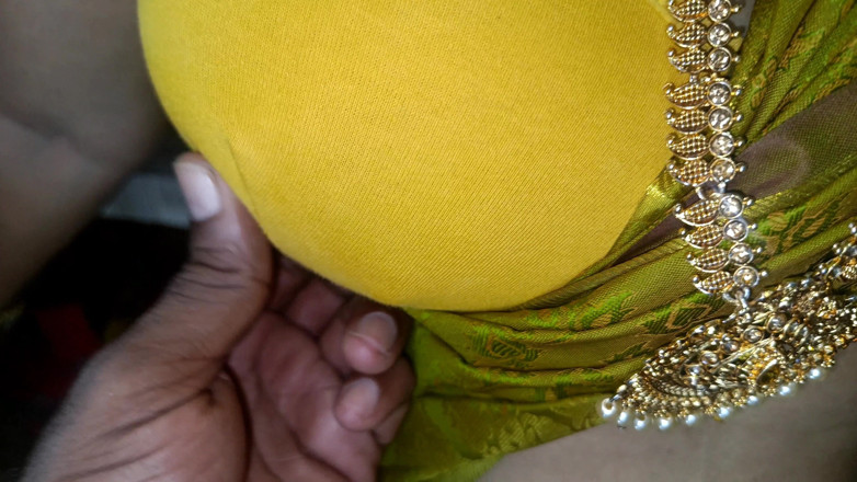 Pushpa porn: Femme au foyer, romance dans la cuisine
