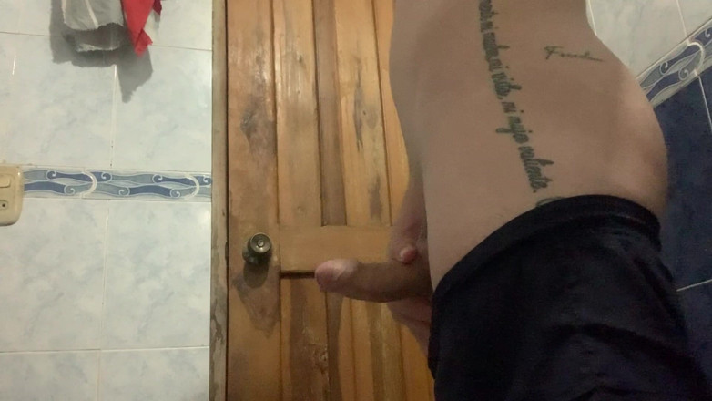 MascuTouch: Zakar saya tidak berhenti dipukul... Dan saya berakhir dengan merintih...