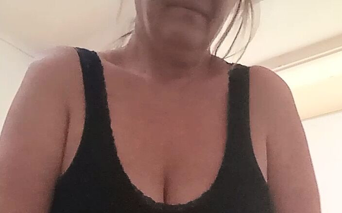 Susanmature: Seksi olduğumu mu düşünüyorsun?