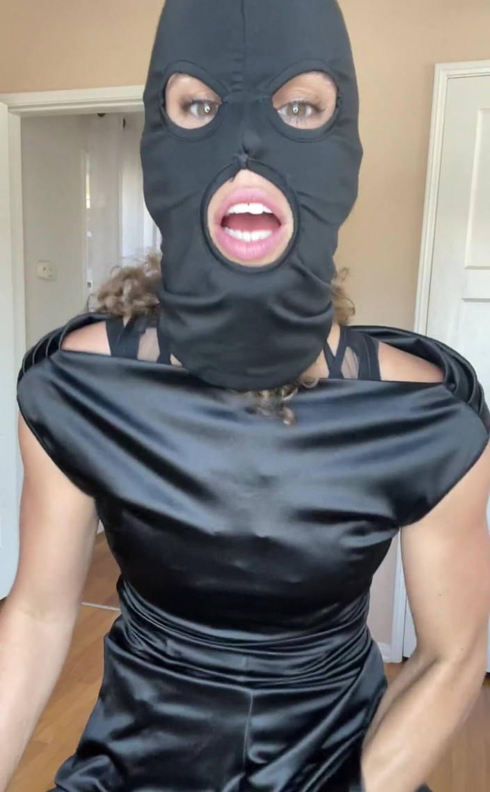 VibeWithMommy: Мачеха трахает пасынка на вечеринке, инструкция по дрочке! Omg! Каковы шансы, что я случайно трахнул бы моего пасынка
