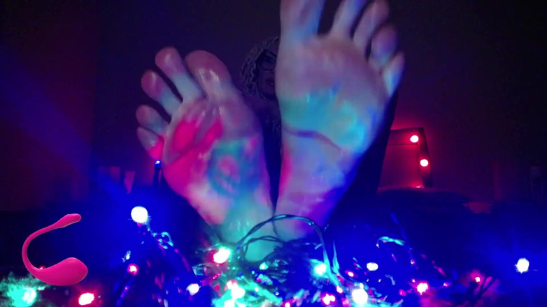 BadAssBitch: Xmas Feet for My Feetlovers. Merry Xmas, Guys!
