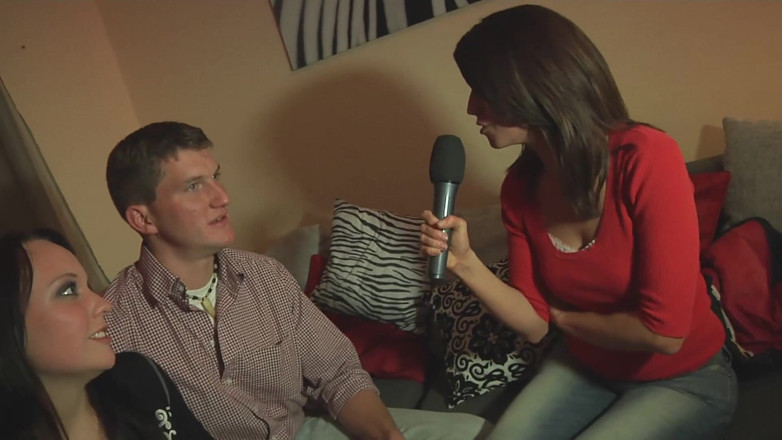 German amateur - 100% German hardcore videos: Hnědovlasé krásky sdílející tvrdý penis na trojce na castingu