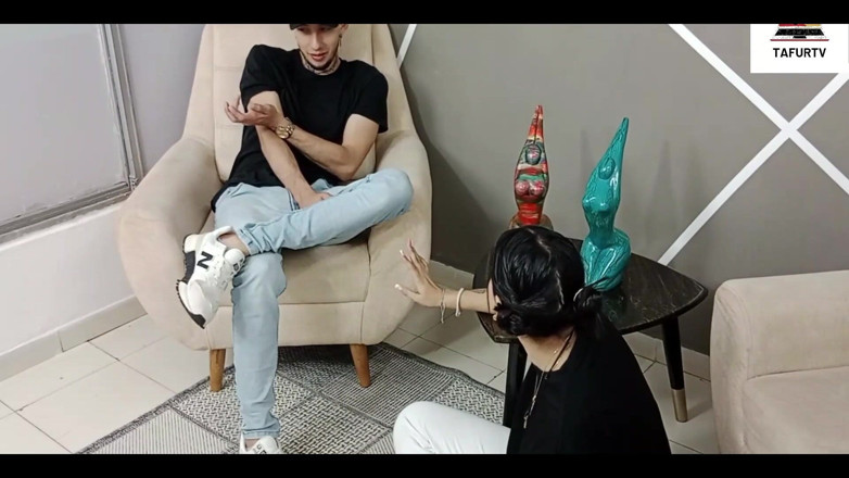 Franck: 我的继妹让我教她如何和她的男友做爱，我给了她一个好婊子 第1部分