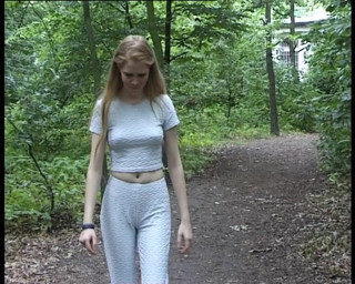 YOUR FIRST PORN: Nancy, fille avec des taches de rousseur