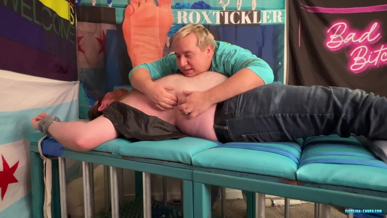 Ticklish Chubs: Волохата Райан отримує гарну лоскотання