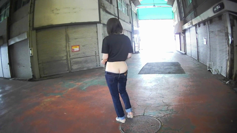 Mayumi Kanzaki: अल्ट्रा लो राइज जींस पहनी milf(चोदने लायक मम्मी) आउटडोर..
