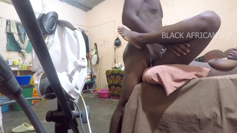 Black African 007: Я усвідомив мрію трахнути свого сусіда (частина 1)
