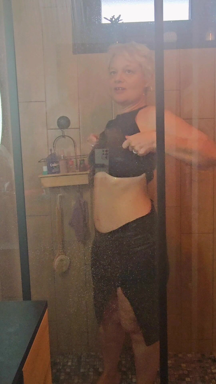 Sofy13: En la ducha en modo sexy de un fan