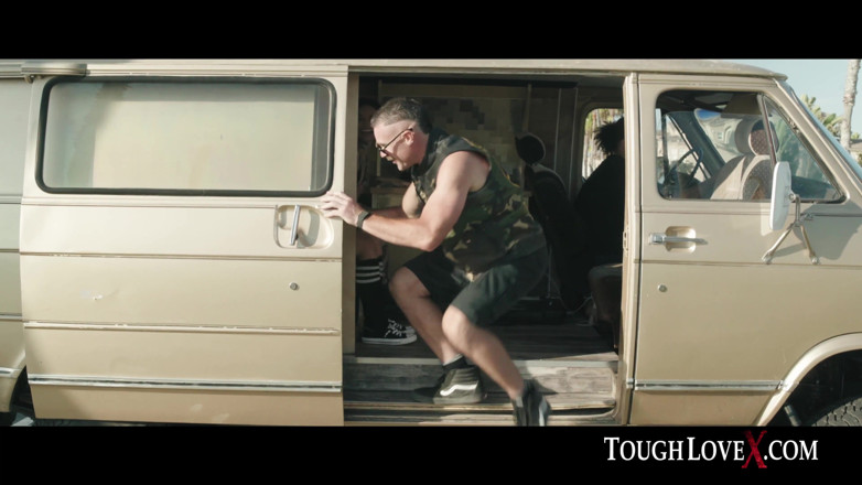 ToughLoveX: TOUGHLOVEX - Desafio da puta com Vanessa Vega e Payton Preslee