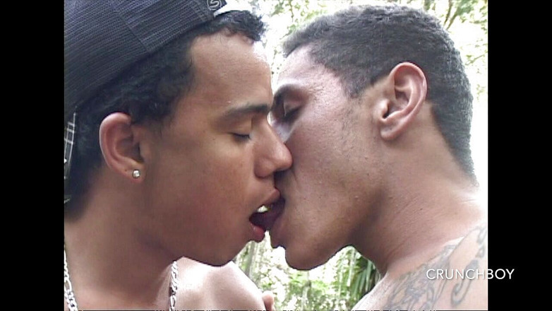 Latino Fucker: Hai người Latinh cơ bắp làm tình trong exhib