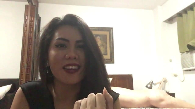 DominaFireOfficial: Dominatrice asiatica vs schiava tedesca