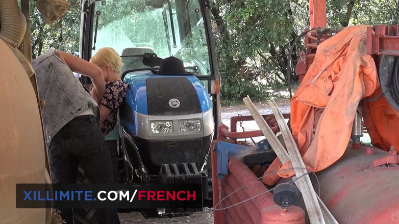 French girls at work: Làm tình ở nông thôn với một nông dân