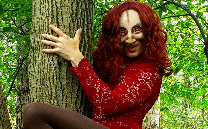 Demon Bitch: Azgın iblis kaltak ormanda eğlenmek istiyor