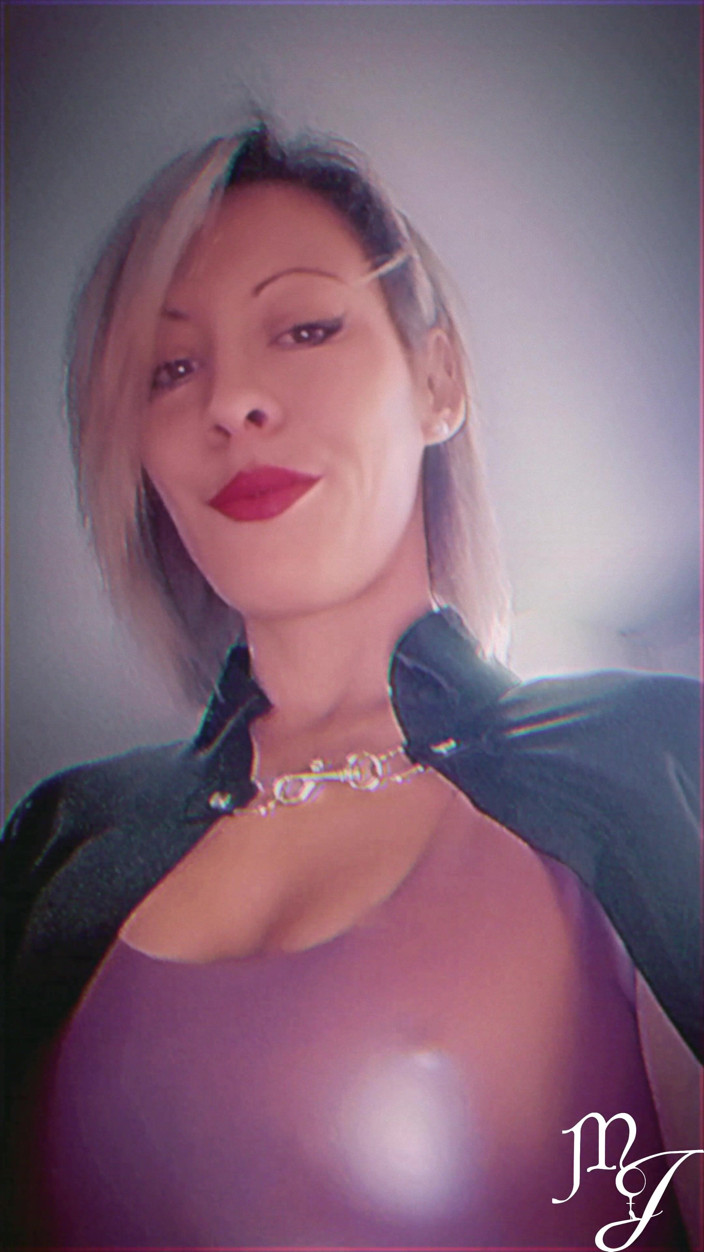 DeesseJulia: Ținută rochie roz în latex - Stăpâna Julia