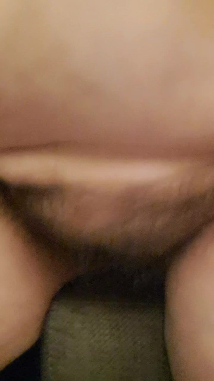 Mommy big hairy pussy: Gros plan, baise d’oreiller