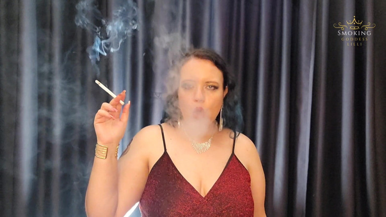 Lilli Cukierek Cox: Lilli Smoking Vs120s