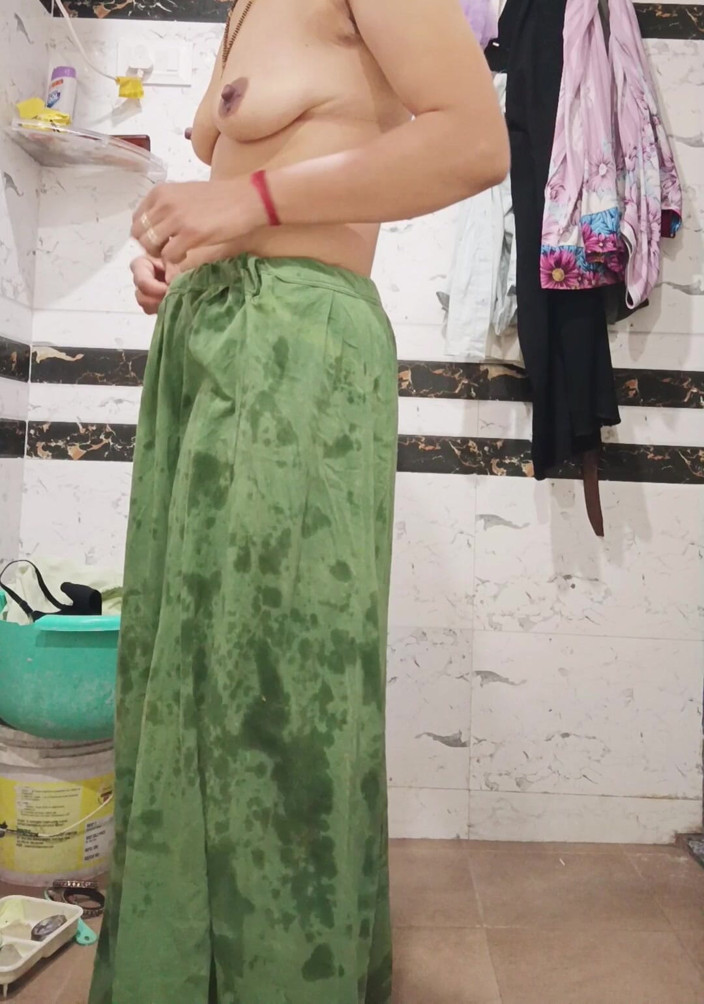 Priyahot77: Priya Bhabi groot poesje haar show