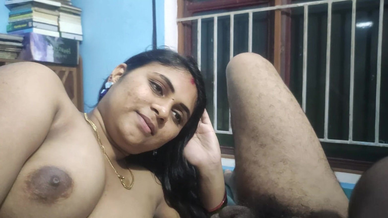 Vaigavarun45: Vaishnavy lagi asik nyepong kontol sambil bugil, pasangan hot asal...