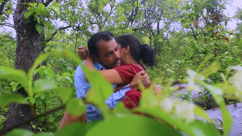 Anjalisingh_sexy: Saftige indische bengalische ehefrau hart im regen sex im freien...