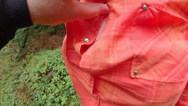 Bouncy Tits Action: Tát vú nơi công cộng