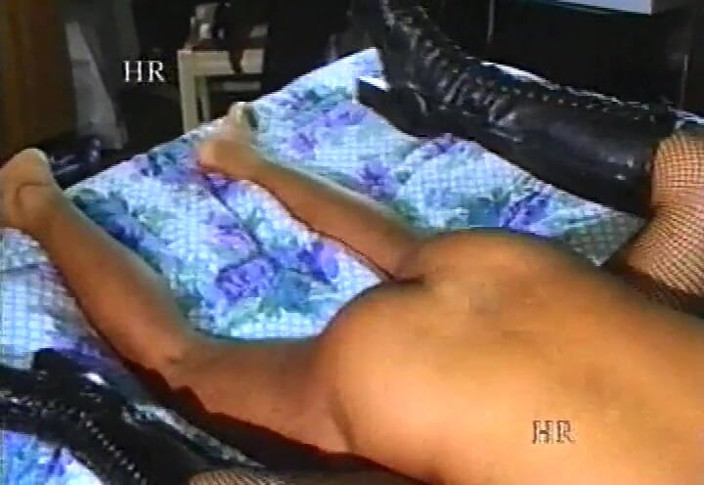 Italian swingers LTG: Sex din anii 90! cu curvă italiană și pișare pe pizdă - Vecina!