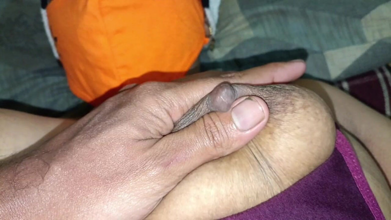 Mami4711: देसी लड़की भारतीय पत्नी तमिल सेक्स की मस्ती करते हुए सामूहिक वीडियो पंप कर रही है