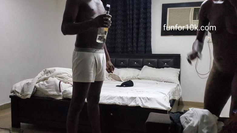 Funfor10k straight videos only: Cewek jalang ini sange banget pulang pesta