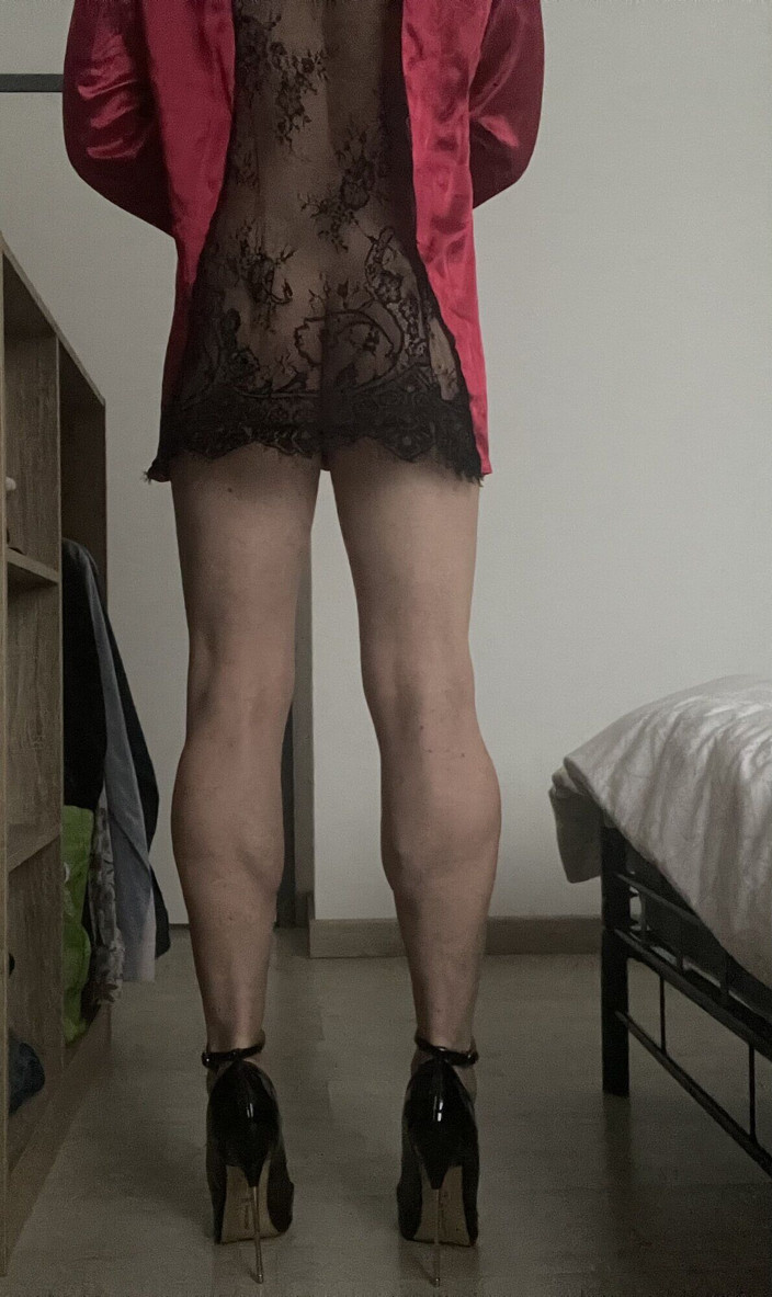 Lili4474: Neuk me 2 - Lili Sissy