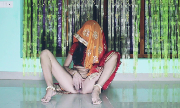 Bolly Karma: Ela está lindamente pronta para o sexo
