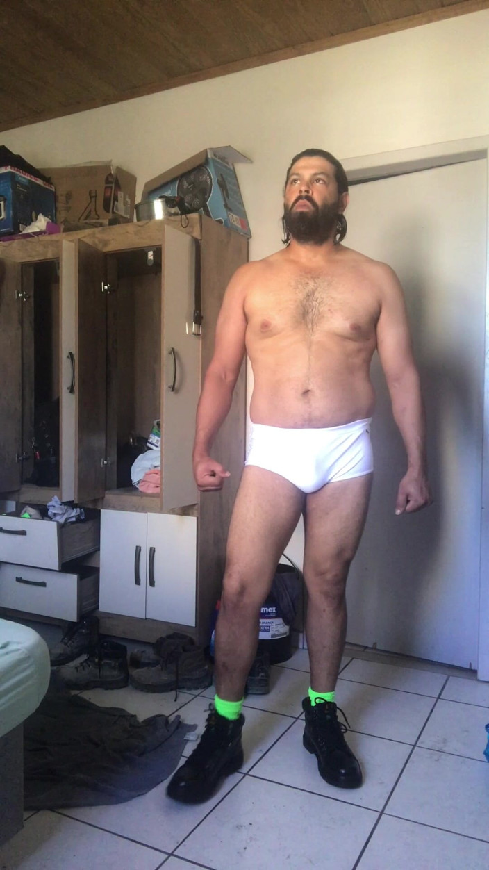 i7Bernard: Ich probiere Badehosen und neue Stiefel an. Übungen und Dehnübungen.