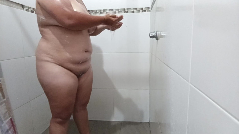 Stepmom_with_big_tits: Stepfather Secretly Films His Stepdaughter Taking a Shower While She...