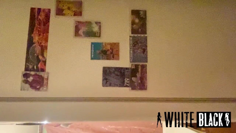 WhiteBlack: La obediente esposa anal de garganta profunda del amigo