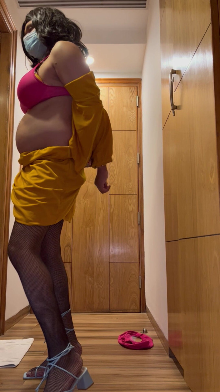 Jessica Leone: Nový střih žluté šaty Jessica Leone indické křížové šaty Sissy