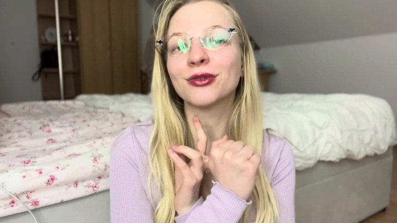 Goddess_Bella_Rae: Why You Should Be on Grindr Right Now App Review