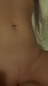 人妻享受性爱机器，老公在看