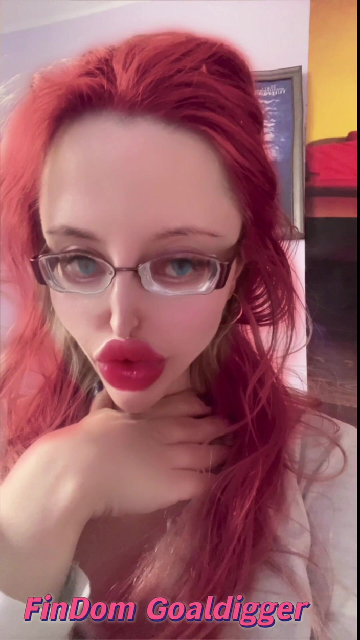 FinDom Goaldigger: Bakışlarıma karşı koyamıyabilirsin