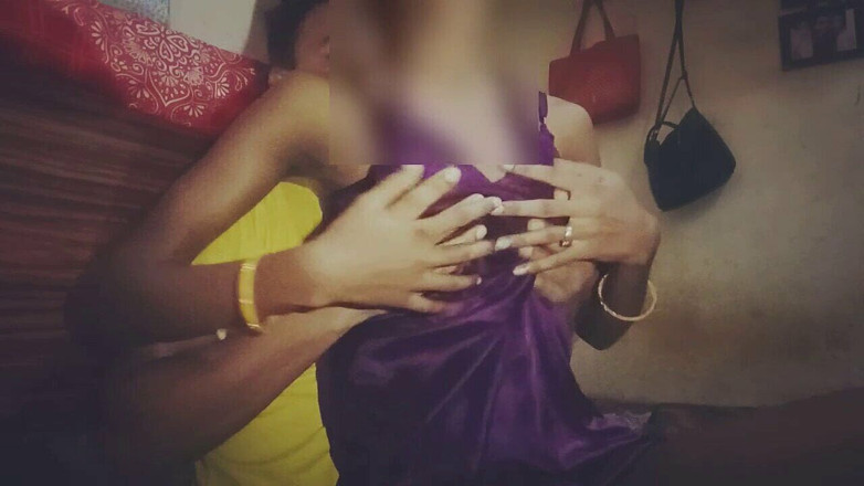 Truefuker: desi bhaabhi ne apne baaboo ko chooma aur uska land...