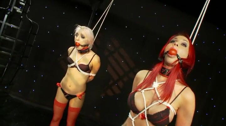 Hot Girlz: Two naughty bondage chic gets hand tie