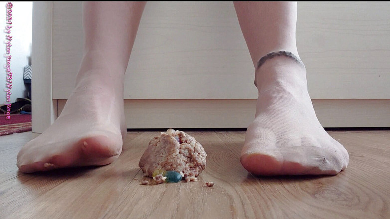 Carmen_Nylonjunge: Kaki nilon berseronok dengan Candy ** Crushing **