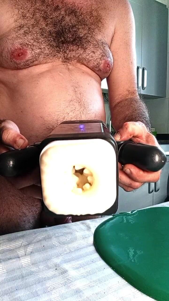 Xauencaliente: Gordinha com pau grande e gordo, fodendo minha bunda com...