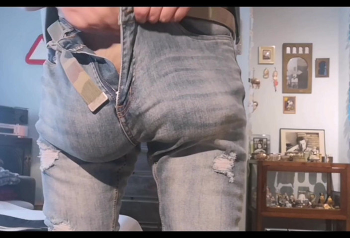 Monster_Meat_: Bosse en jean avec des mecs en cuir