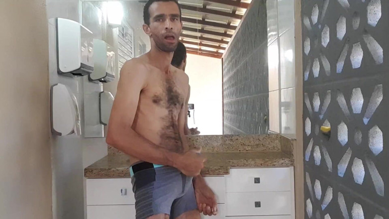 osmar1221: uska andarviyar utaarna aur baathroom ke daalaan men hot seks...